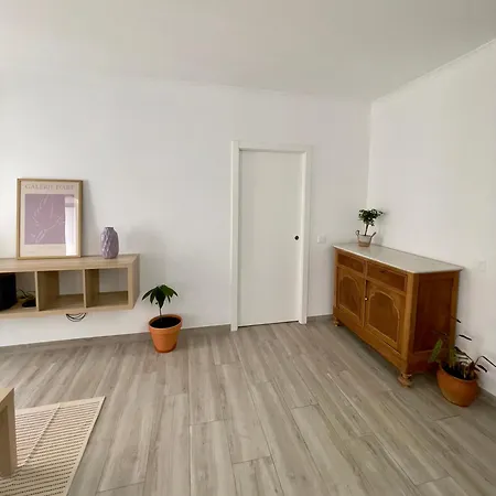 Oeste Garden Apartment *